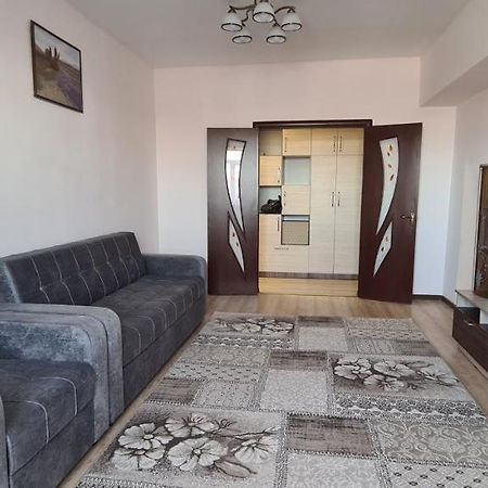 Flat In Central Бишкек Экстерьер фото