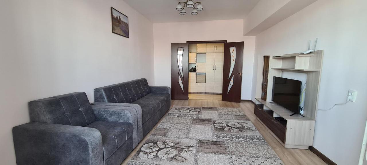 Flat In Central Бишкек Экстерьер фото