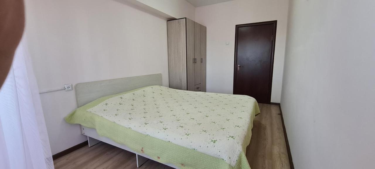 Flat In Central Бишкек Экстерьер фото