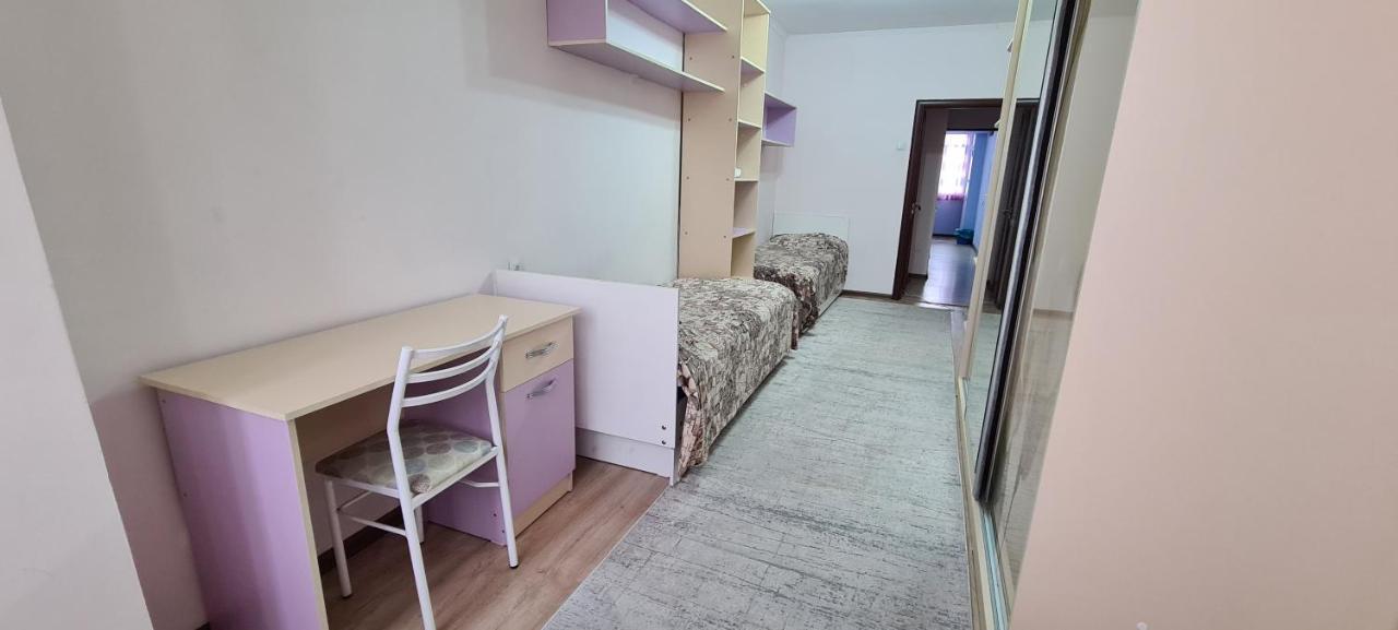 Flat In Central Бишкек Экстерьер фото